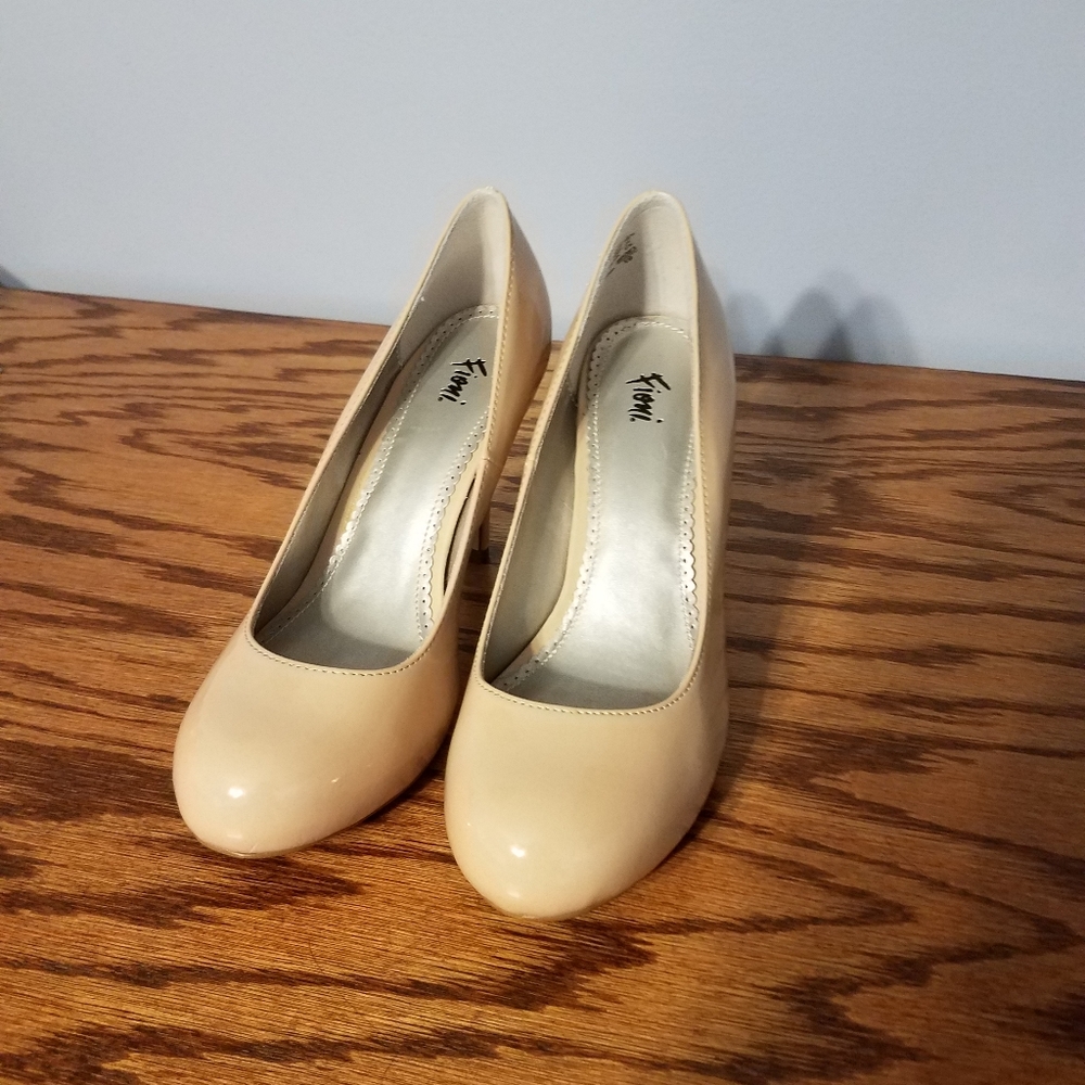 Shoes - Picture 2 of 2